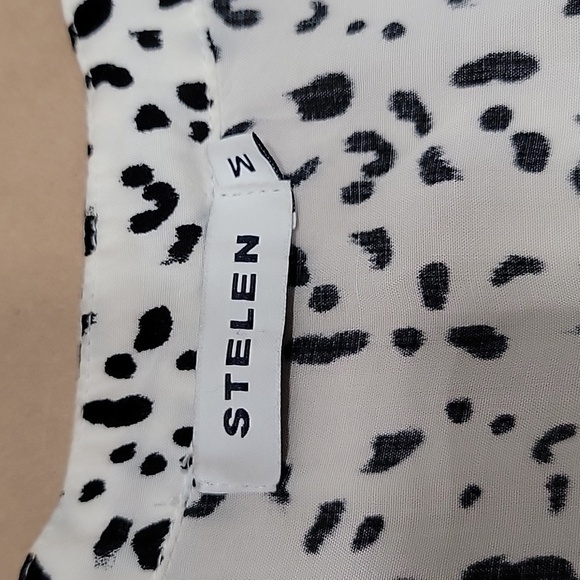 Stelen, Size M White with Black Spotted Pattern Tiered, Ruffled V Neck Dress - Picture 9 of 10